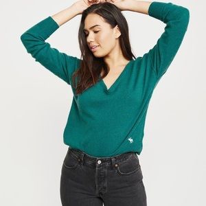 Abercrombie Cashmere V-neck Sweater NWT